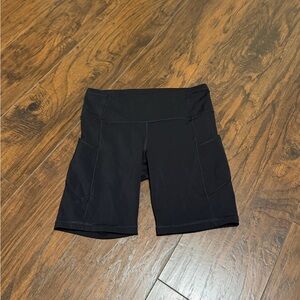 Lululemon women’s black fast and free 8” shorts size 8